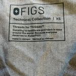 FIGS  Catarina One Pocket Scrub Top Womens Size XS Gray Graphite 2453 Photo 2