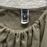 Windsor olive green long sleeve crop top Photo 2