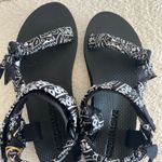 Arizona Love NWT Women’s Trekky Bandana Black & White Sandals Size 9/ EU 39 Photo 7