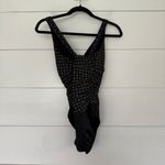 MiracleSuit Women’s 8 Black Patterned One Piece Swim Slimming Beach Pool Ocean Photo 1