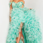 Jovani  Size 10 green off the shoulder Ball gown dress 38606 Photo 0