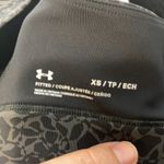 Under Armour NWOT fitted printed sports bra size XS Photo 8