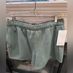 Lululemon Scuba Mid-Rise Oversized Short 7" Photo 1