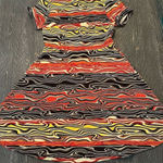 Beige by eci Women's Size 10 Printed Wavy Short Sleeve Dress Multicolor Orange Photo 3