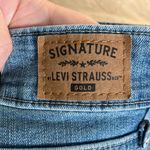 🔹 4 for $30 Levi Strauss Signature Gold Totally Shaping Skinny Jeans, Size 4 Blue Photo 4