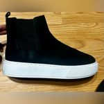 Women 7.5 J slides Black High top Sneakers with chunky White platform Soles Photo 2