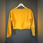 Zyia Womans  brand new never worn, medium cropped crewneck Photo 2