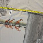 Giraffe Graphic Beige T Photo 3