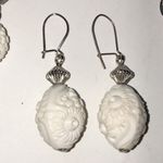 Sarah Coventry Vintage Silver Tone & White Floral Carved Beads & Earrings Set Photo 1