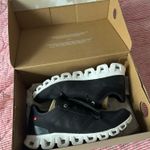 on cloud  Shoes  Photo 1