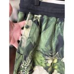 Nike SPORTSWEAR JDI FLORAL ALUMNI SHORTS SPRUCE AURA Large Beach Photo 4