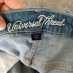 Universal Threads Universal Thread Medium Light Boyfriend Distressed Midrise Crop Women’s Size 16 Photo 9