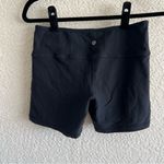 Lululemon Women’s Groove Shorts Black Quilting Reversible Size 6 Photo 11