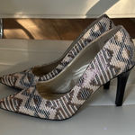 Torta Caliente Women's Size 9M Pointed Toe Stiletto Heels Sequins Tribal Pattern Tan Photo 0