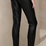 Banana Republic NWT VEGAN LEATHER LEGGING in black size medium Photo 2