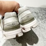 ON Cloud White Gray Sneakers Womens Size 9 Photo 3