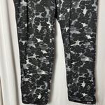 Athleta Black and Gray Patterned Capri Leggings Size Medium Photo 3