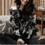 Bohme  Black and Off White Tie Dye Oversized
Crop Hoodie. Size Small. EUC Photo 3