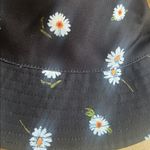 Alice + Olivia  Daisy Reversible Bucket Hat NWT Photo 8
