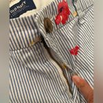 Old Navy  Women's Size 16 Striped Floral leaf Everyday Chino Shorts 100% cotton Photo 2