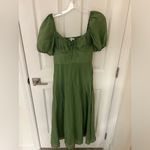 Moon River  Women's Green Puff Sleeve Midi Dress Photo 2