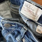 BKE  Gabby Cropped Jeans Women’s 26 Hendrell Stretch Mid Rise Whiskered Stretch Photo 6