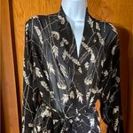 INC International Concepts Black and White Floral Robe Size M Photo 0
