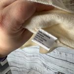 Antonio Melani  100% Cashmere V-Neck Long Sleeve Sweater Cream SM Photo 2