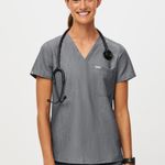 FIGS Graphite Scrub Set Photo 3