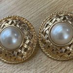 Unique Vintage Vintage Gold Tone Statement Basket Design Pearl Earrings Photo 1