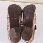 Taos Stunner Women's Mary Jane Heels Antique Gold Leather Cap Toe Laser Cut 9.5 Photo 8