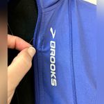 Brooks Hooded Running Jacket Women’s Size Medium Photo 7
