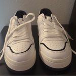 Calvin Klein  Women’s Carlina Sneakers Sz 9M Photo 1