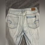 American Eagle Distressed Light Wash Tomgirl Jeans US 2 Regular Photo 4