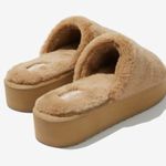 NEW Muk Luks Kirstey Faux Fur Slide Platform Slides in Irish Cream Size Medium Photo 1