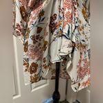 Willow + Root  Floral Keyhole Tunic Top from Buckle Photo 4
