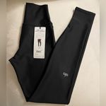 Alo Yoga NWT  High Waisted Airlift Leggings Black Color Size XXS Photo 2