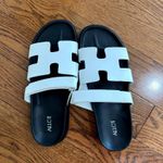 NWOT Cute White Sandals for Summer Flats Women's Size 8 Photo 0