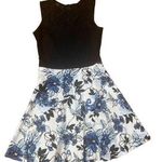 Women’s floral dress size medium black lace detail at the top Blue Photo 0