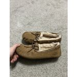 UGG Women's  ‎ DAKOTA Suede Moccasin Slippers Size 6 1107949 CHESTNUT Photo 4