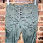 Level99 Woodland Green Skinny Leg Utility Cropped Pants Women's Size 26 Photo 1