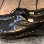 🚫SOLD🚫 Black Leather Tie Up Shoes Size 39 Photo 2