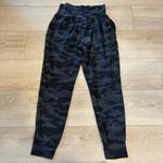 Athleta  Salutation Camo Jogger Pull On Black Size S 627874-00 Photo 6
