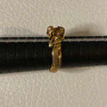 None Vintage Gold Tone Men and Women Embraced Women's Ring Size 7 Photo 5