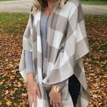 Buffalo Check Plaid Square Print Poncho Wrap Sweater Frayed Oversized Cozy Warm Brown Size undefined Photo 6