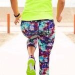 Athleta Floral Fade Sonar Workout Capri Leggings Size Small Photo 0