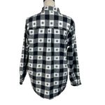 Casey & Max Large Top Button Photo 4