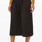 Lululemon  Can You Feel The Pleat Crop in Black Size 10 Photo 1