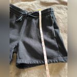 Aritzia ARITIZIA TNA Black Cozy Fleece Sweatshorts Drawstring Pockets Women’s Sz S EUC Photo 7