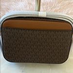 Michael Kors NWT Jet Set Large Logo Crossbody Bag Photo 6